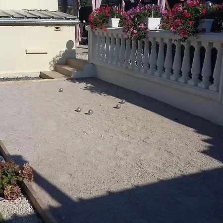 Le Paradis Nocleg ze śniadaniem 3*